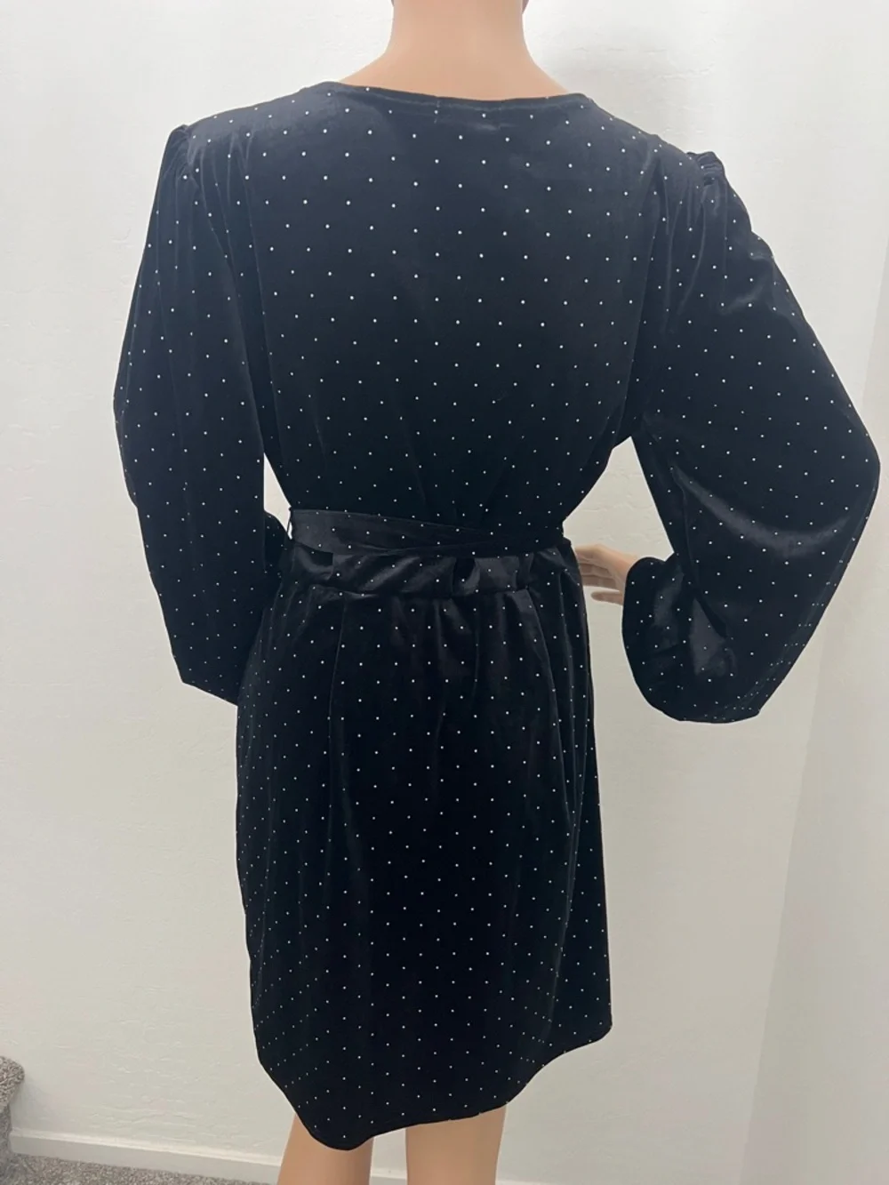 Nine West Faux Wrap Dress Black Velour w/ Tiny Silver Beads & Tie Belt - Size XL - Picture 2 of 12